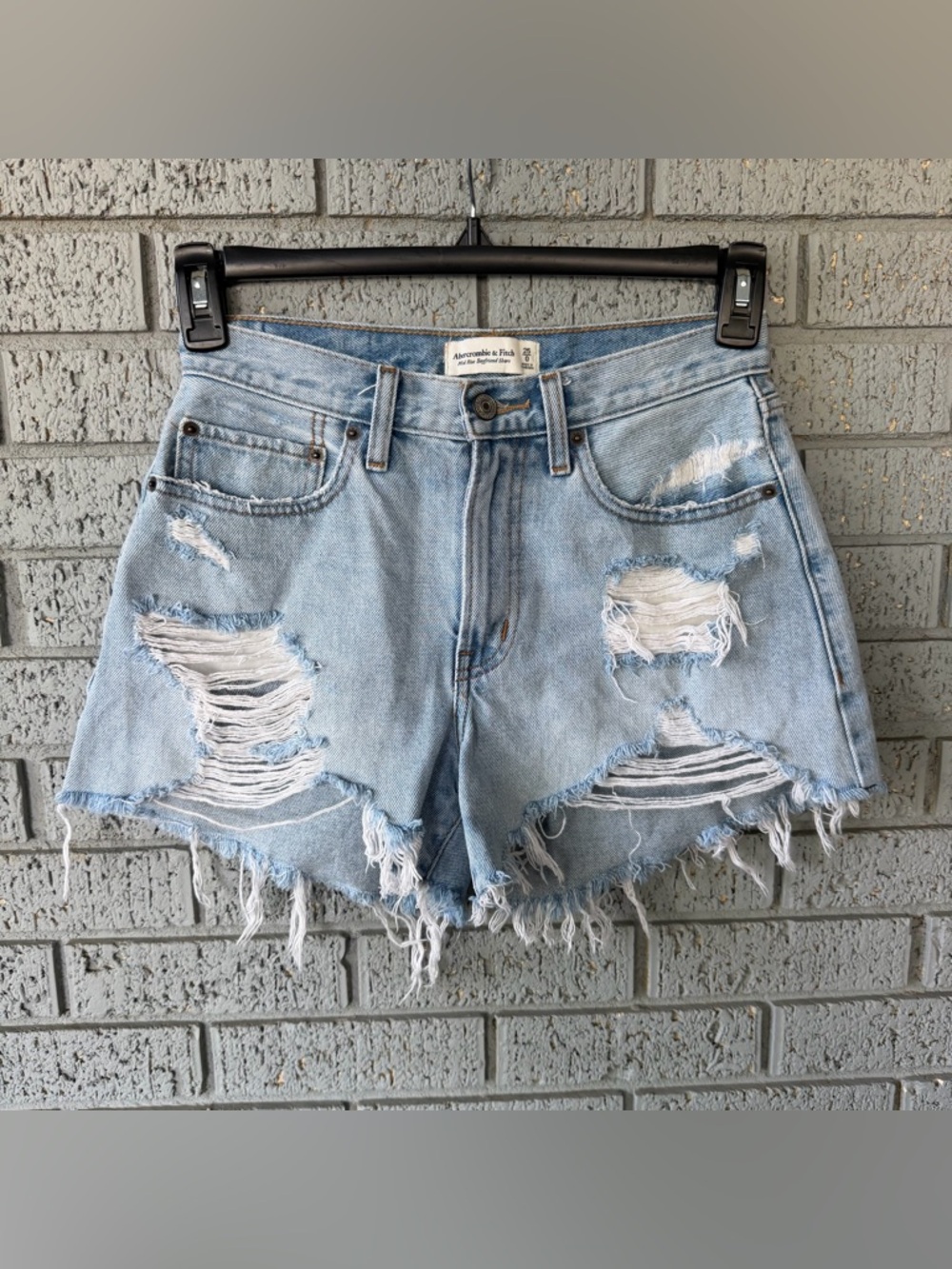 A&F Mid Rise Boyfriend Jean Shorts Curve Love Size 0 / 25 Denim